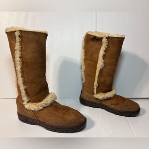 UGG S/N 5325 brown leather sheepskin-lined winter boots women size 6